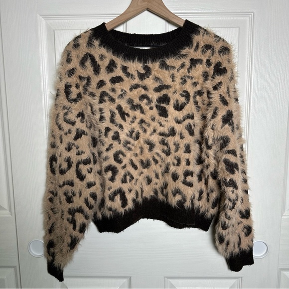 H&M Sweaters - H&M Women's Small Streetwear Trendy Leopard Warm Sweater Size XS Fuzzy Cheetah